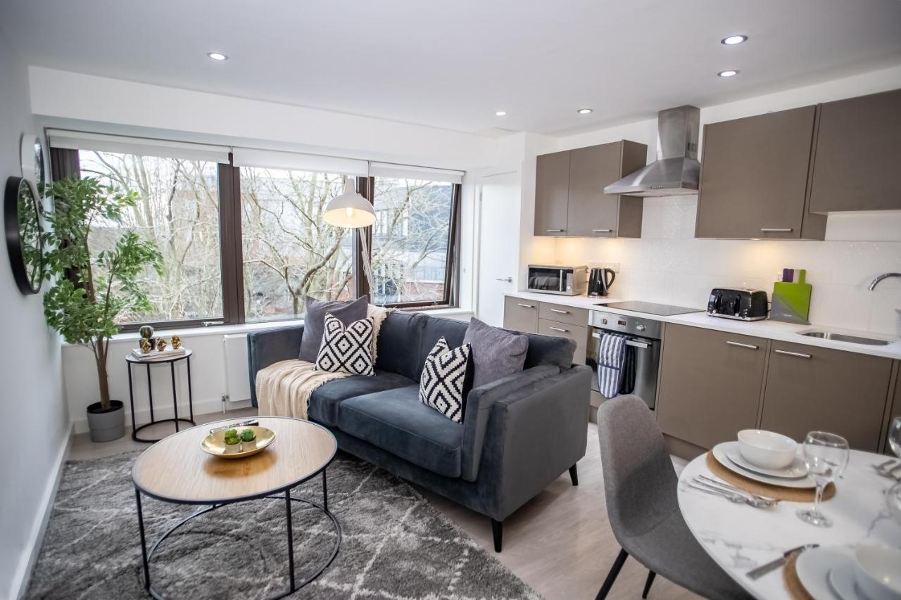 Pembroke House Apartments Exeter For Families Business Relocation Free Parking エクステリア 写真