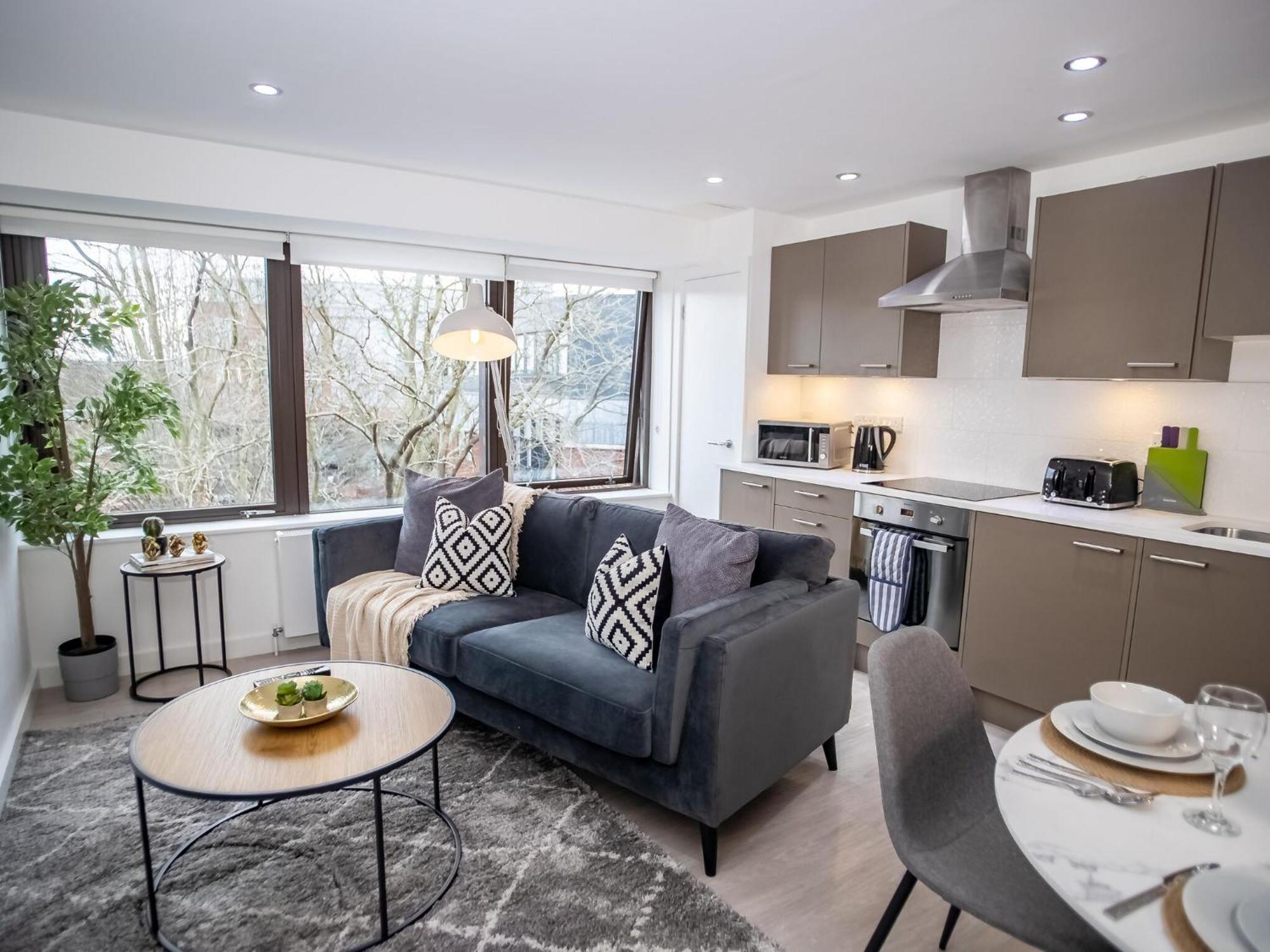 Pembroke House Apartments Exeter For Families Business Relocation Free Parking エクステリア 写真